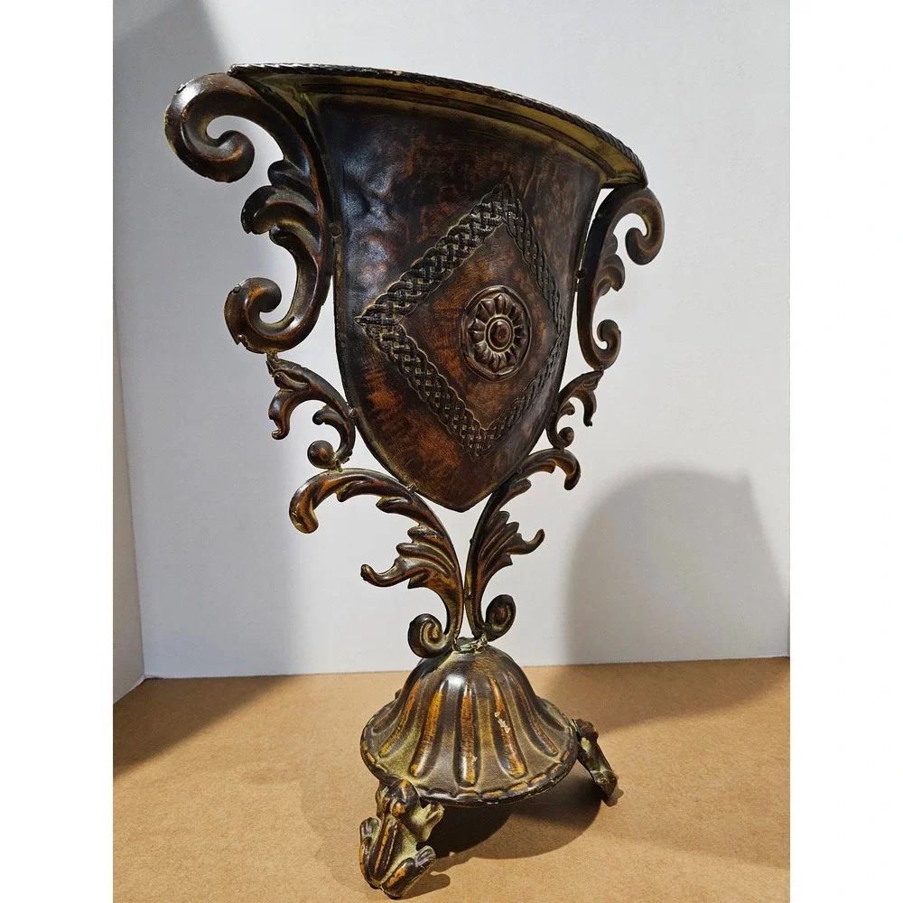 N/A ornate metal
